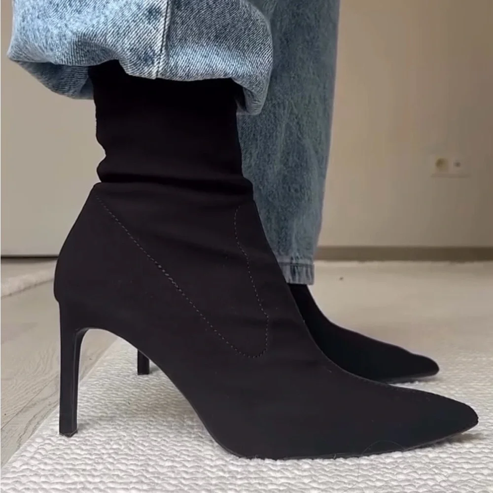 Badgley Mischka Stiletto Sock Boots Jewel Ronny Shimmer Pointed Toe Evening 7 - Picture 1 of 12